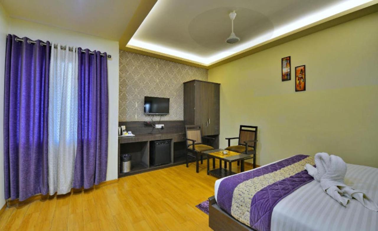 Hotel Samrat Jabalpur Exteriér fotografie