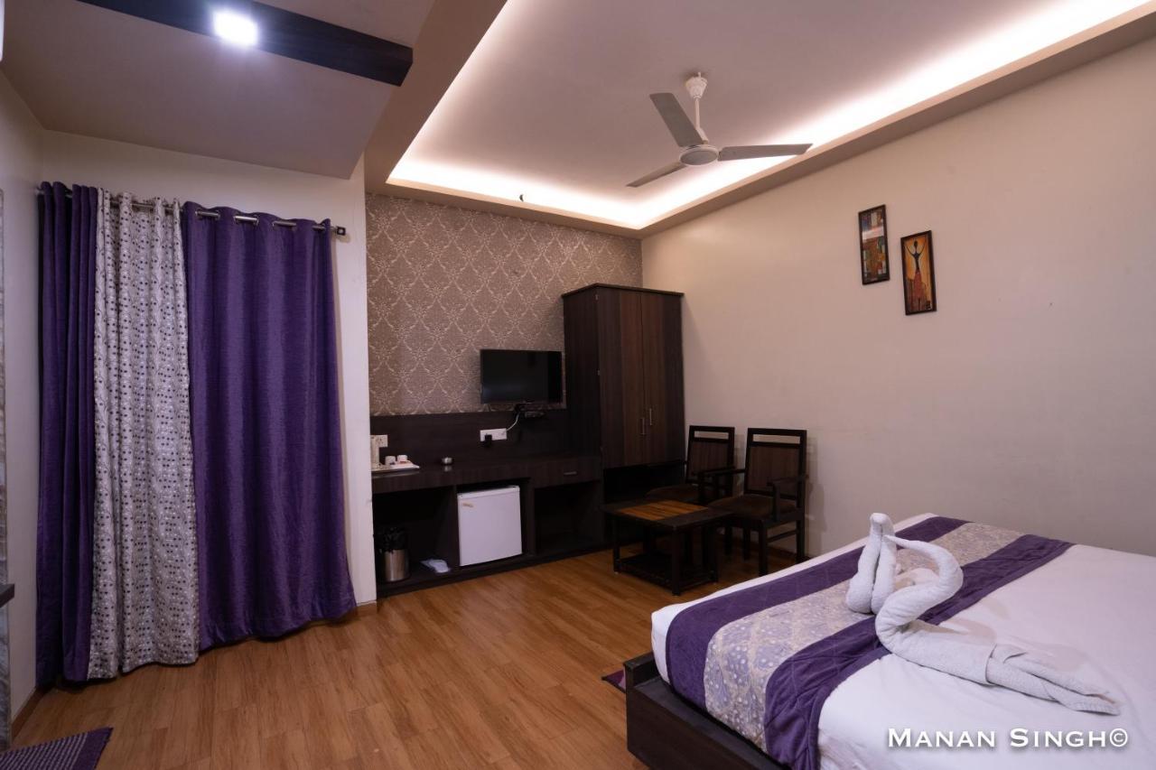 Hotel Samrat Jabalpur Exteriér fotografie