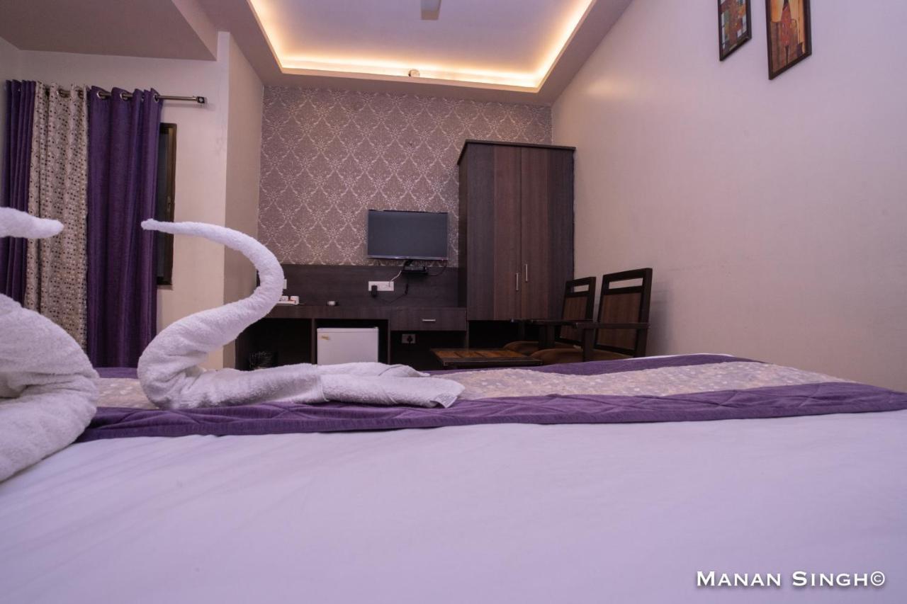 Hotel Samrat Jabalpur Exteriér fotografie