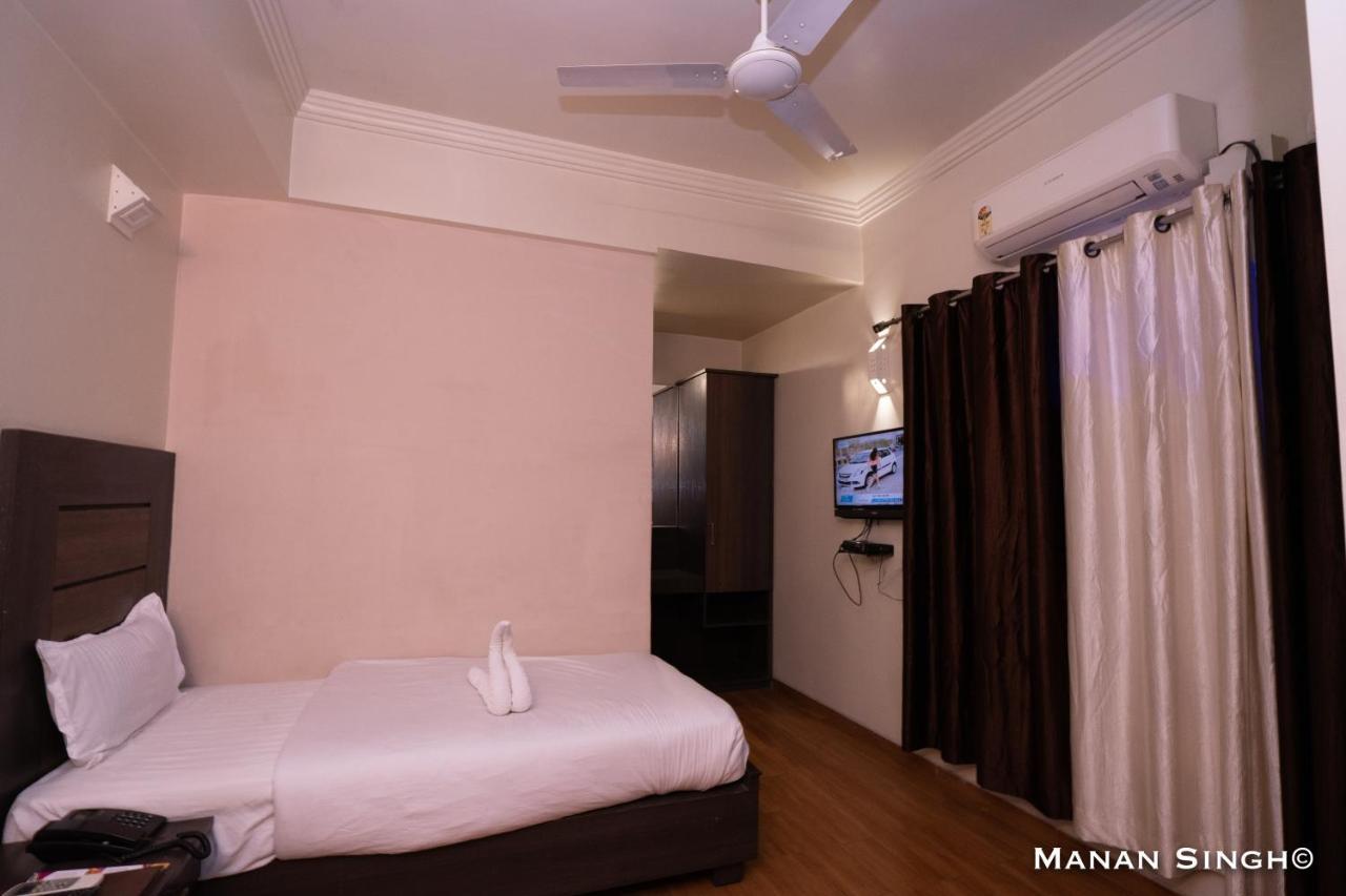 Hotel Samrat Jabalpur Exteriér fotografie
