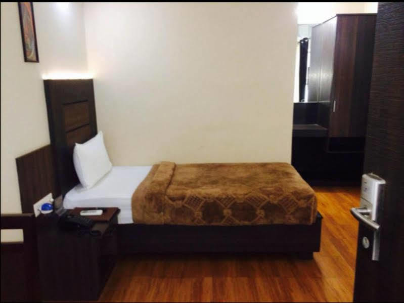 Hotel Samrat Jabalpur Exteriér fotografie